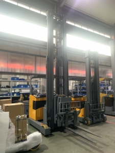 New 1.5T 2.0T Double Deep Reach Truck 1.6M-12M Single Reach Pallet Stackers Electric Scissors Reach ForkLift Truck Narrow Aisle - Product Image 4