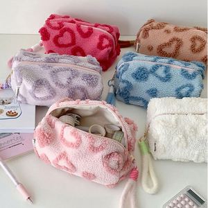 Heart Pattern Handmade Quilted <b>Plush</b> <b>Large</b> Capacity Makeup Pouch Students Pencil Portable Storage Mommy Bags - Product Image 1