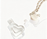 Diffuseur de parfum pour voiture personnalisé en forme de cœur de 6 ml, flacon de parfum pour voiture vide en verre transparent avec bouchon en bois pour désodorisant
