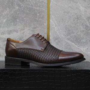 รองเท้าหนังผู้ชายสไตล์อิตาลีสุดคลาสสิกสำหรับงานเลี้ยงและธุรกิจ สีดำ  แบบลำลองและเป็นทางการ - Product Image 3