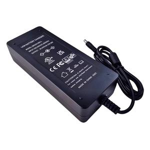 Cargador portátil 16S 48V 51,2 V 240W Cargador inteligente DC 57,6 V/58,4 V 3a 4a para scooters eléctricos Paquete de batería LiFePO4 - Product Image 4