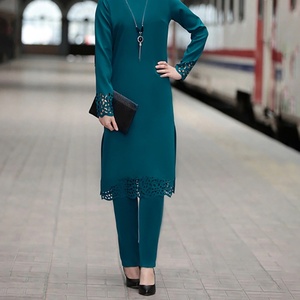 Nuovo Arrivo: Set Tunica e Pantaloni Traforati Viola Polvere per Donne Musulmane, Abaya Islamica di Dubai, Outfit Casual Modesto - Product Image 4