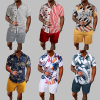 Ensemble 2 pièces pour hommes, chemise à manches courtes et short de couleur unie, imprimé feuilles de flamant rose, tenue décontractée de plage, vacances d'été