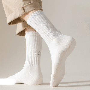 ถุงเท้ายาวครึ่งน่องกันลื่นของผู้ชายมีลายตัวอักษรมีห่วงด้านล่าง - Product Image 3