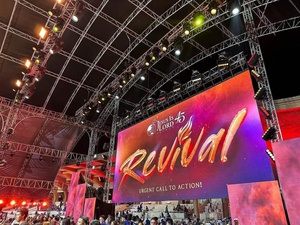 Ons Magazijn Voorraad Indoor Eenvoudig Te Installeren P3.91 P2 <span class=keywords><strong>Led</strong></span>-Scherm Met Goede Resolutie In De Uitverkoop <span class=keywords><strong>Led</strong></span>-<span class=keywords><strong>Display</strong></span> Voor Podiumfestival - Product Image 3