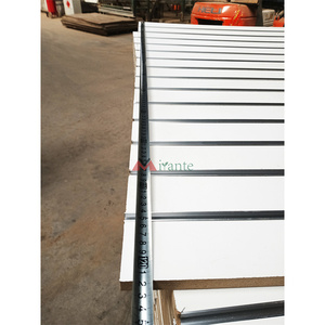 Panneau mural à lattes en bois avec panneau de fente en <span class=keywords><strong>PVC</strong></span> MDF à 7 ou 11 rainures pour affichage de magasin de détail Matériau Hdf - Product Image 4