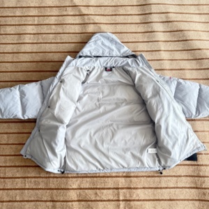Veste d'hiver unisexe en coton épais matelassé avec capuche, logo brodé, coupe ample, résistante au vent, fermeture éclair intégrale, style streetwear - Product Image 6