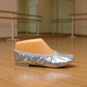 Ballerine in raso argento per ragazze, punta tonda, slip-on, scarpe da danza con fodera in tessuto, per tutte le stagioni, colore unico - Product Image 2