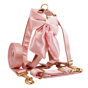Ensemble de harnais de luxe en satin pour animaux de compagnie avec logo personnalisé, collier anti-traction, laisse, nœud papillon et harnais en forme de H - Product Image 6