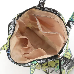 Modern Floral Pattern Durable Foldable Waterproof Polyester Handbag with Zipper Closure Chain Strap and Large Capacity - Product Image 5