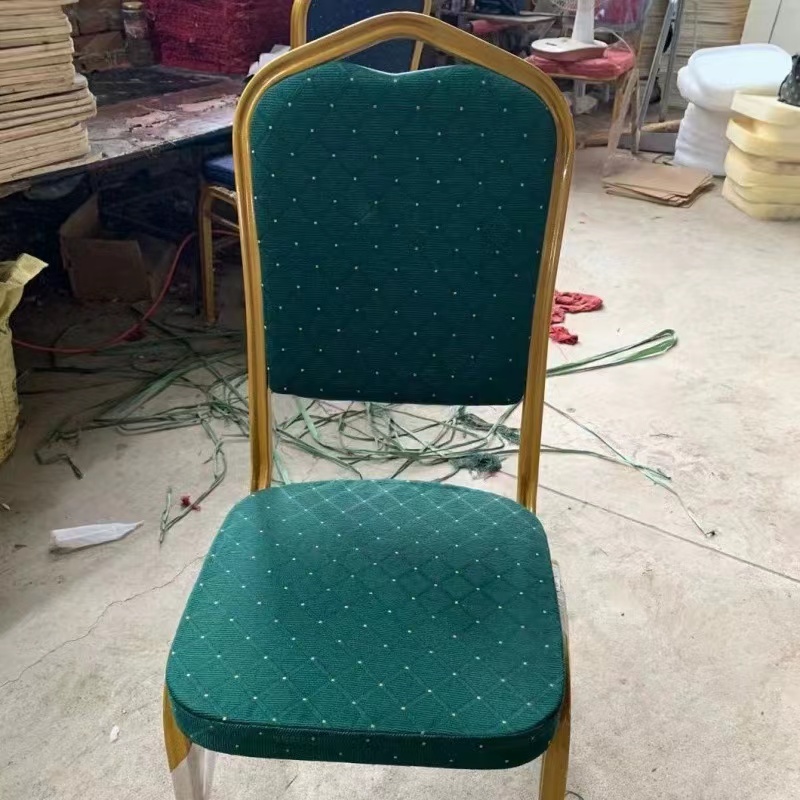 สีเขียวมรกต