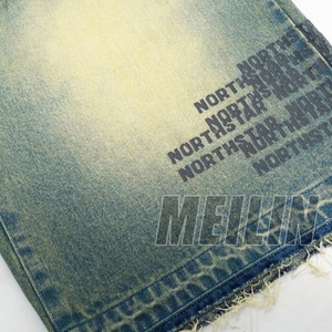 Pantalones Cortos de Mezclilla con Parches Bordados y Logotipo Personalizado, Corte Deshilachado, Estilo Urbano, Efecto Desgastado por el Sol - Product Image 4