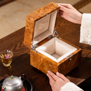 Großhandel Holz-Tabak-Aufbewahrungstruhe |   Anpassbare Hygrometer-integrierte Luftbefeuchterbox für anspruchsvolle Einzelhändler - Product Image 1