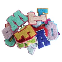 Patch brodé thermocollant personnalisé en chenille alphabet de haute qualité avec sequins pour vêtements, sacs et chapeaux – Vente en gros
