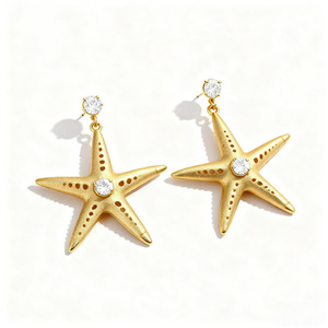 Boucles d'oreilles clous en or 14K rempli, design queue de poisson lignes simples, moissanite VVS GRA taille ronde, bijoux pour femme au quotidien - Product Image 1