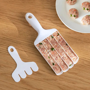 Nouvel ensemble de moules à boulettes de crevettes écologiques en plastique avec cuillère pour la cuisine domestique - Product Image 3