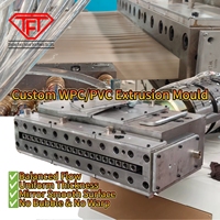 Ligne de production d'extrusion de panneaux de porte creux en WPC PVC, machine de fabrication de blanks de porte en WPC