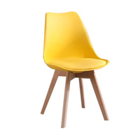 Chaise de salle à manger minimaliste en plastique avec pieds en bois et dossier, idéale pour la maison, le bureau, l'hôtel, le restaurant et les salles de réunion