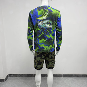 Haut de pêche fluorescent à manches longues pour homme avec logo personnalisé, UPF50+, rafraîchissant et anti-humidité pour la pêche en kayak - Product Image 4