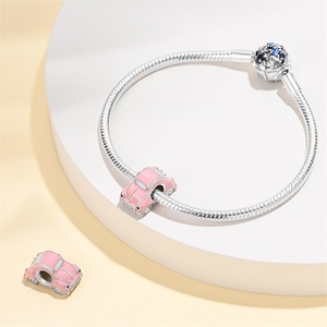 Breloques <span class=keywords><strong>de</strong></span> voiture roses style tourisme en cuivre plaqué argent pour bracelets DIY, fourniture directe usine <span class=keywords><strong>de</strong></span> bijoux - Product Image 4