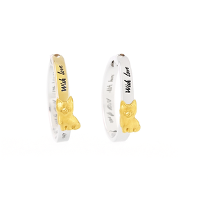 Pendientes de aro bicolor en oro y plata con dije de gato y grabado de amor para mujer, regalo con diseño de animal adorable E275 - Product Image 1