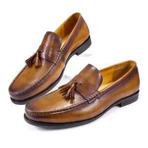 2023 Luxury Premium Quality Cowhide Leather Moccasin Men Casual Shoes Tassel Slip on Loafer Hand Patina Finish Dress Shoes