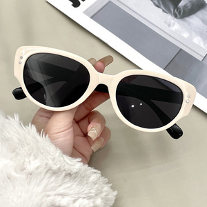 <span class=keywords><strong>Lunettes</strong></span> <span class=keywords><strong>de</strong></span> <span class=keywords><strong>soleil</strong></span> tendance Y2K pour femmes, monture œil <span class=keywords><strong>de</strong></span> chat transparente/blanche/café en PC avec protection UV400, <span class=keywords><strong>lunettes</strong></span> <span class=keywords><strong>de</strong></span> <span class=keywords><strong>soleil</strong></span> monobloc - Product Image 2