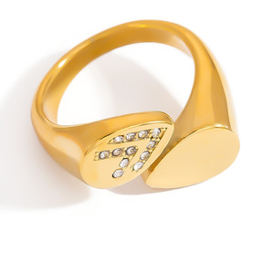 Bague en or plaqué avec lettres et pavé de diamants, bijou pour l'index, cadeau unisexe - Product Image 5