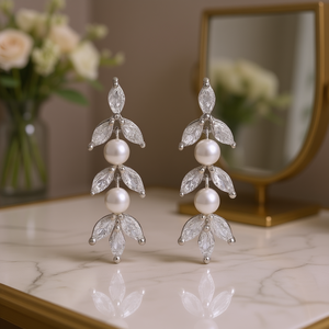 Orecchini Pendenti E3758 in Oro Bianco a Forma di Fiore con Perle Imitate Taglio Marquise, Gioielli Romantici da Donna per Feste - Product Image 2