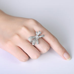 Bague en or blanc 18 carats pour femme, avec nœud papillon, diamant 1 carat, design tendance, qualité supérieure, pour usage quotidien - Product Image 4