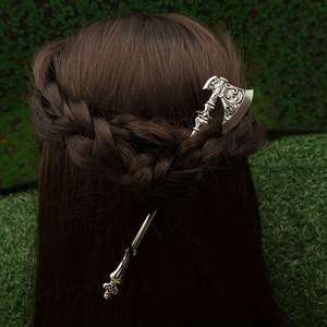 Horquilla de aleación plateada con runas nórdicas vintage, nudos celtas y hachas, amuleto pagano ocultista, joya para el cabello para mujer - Product Image 2