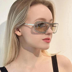 Metal studded Shiny Luxury Sunglasses Women's Fashion Party Dance Sunglasses Sunscreen Glasses - Product Image 2