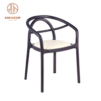 Vente en gros de chaises de salle à manger en bois de frêne massif de bonne qualité moderne nouvelle conception de style chinois à la mode commerciale agréable restaurant meubles