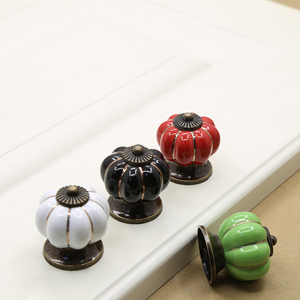 Boutons <span class=keywords><strong>de</strong></span> <span class=keywords><strong>porte</strong></span> décoratifs <span class=keywords><strong>en</strong></span> céramique émaillée <span class=keywords><strong>de</strong></span> style antique vintage <span class=keywords><strong>en</strong></span> forme <span class=keywords><strong>de</strong></span> citrouille, poignées <span class=keywords><strong>de</strong></span> tiroir et <span class=keywords><strong>de</strong></span> placard - Product Image 3