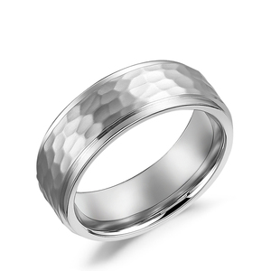 Anello <span class=keywords><strong>in</strong></span> <span class=keywords><strong>acciaio</strong></span> inossidabile <span class=keywords><strong>chirurgico</strong></span> martellato Color argento largo 8mm per uomo donna semplice fede nuziale di fidanzamento semplice - Product Image 1