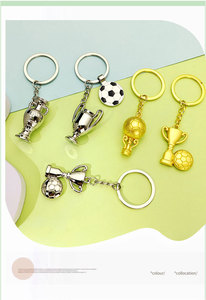 Porte-clés rotatif de football pour garçons et filles, nouveauté pour les amateurs de basketball, femmes et hommes, pour les membres d'équipes de basketball, cadeau d'anniversaire ou de Noël - Product Image 4