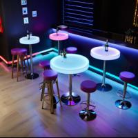 Table haute de bar à cocktails LED moderne avec éclairage LED à 16 couleurs changeantes