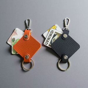 Porte-clés en cuir vierge pour sublimation thermique, personnalisable avec motif litchi - Product Image 1