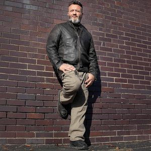 2025 cuir Vintage SFM1808 veste en cuir noir pour hommes avec épaule cousue et fermeture éclair avant pour moto Auto Racing Wear - Product Image 1