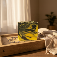 Savon Premium au Procédé à Froid Doux au Charbon et Curcuma pour l'Élimination des Taches, Éclaircissant et Blanchissant pour la Peau, au Citron pour le Corps