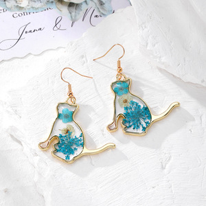 Sitting Cat Shape Gold Frame Resin Dangle <b>Earrings</b> Pressed Dried Flower Floral Drop <b>Hook</b> <b>Earrings</b> Women Cute Botanical Jewelry - Product Image 6