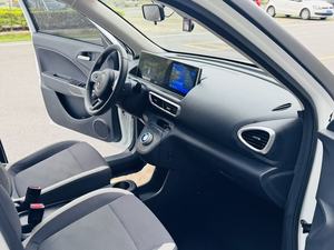ORA White Cat : Design minimaliste et confort maximal dans un cruiser urbain 100 % électrique - Product Image 5