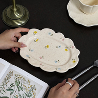 Assiette ovale en céramique de style pastoral français, multicolore, à motif floral, avec bordure en dentelle, pour dîner, gâteau, fruits, dessert, pour un usage quotidien à la maison