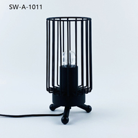 Lampe de table LED moderne nordique personnalisée en métal noir pour café et dîner, vente en gros