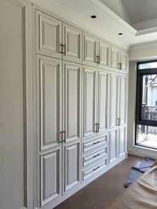 Armadio/Cassettiera su Misura in Legno Massello di Rovere Bianco Laccato Stile Americano, Lusso Leggero Crema Francese, per Villa - Product Image 5