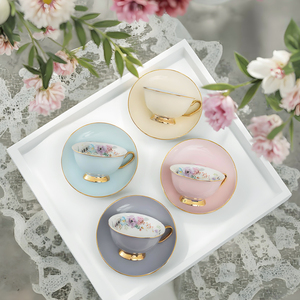 Set di <span class=keywords><strong>tazze</strong></span> e piattini <span class=keywords><strong>da</strong></span> tè in porcellana di lusso con manico dorato, tazza <span class=keywords><strong>da</strong></span> tè <span class=keywords><strong>da</strong></span> caffè con motivo floreale in ceramica - Product Image 4