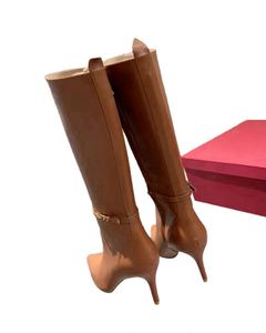 Colección Invierno 2024: Botas Altas de Cuero Genuino para Mujer, con Hebilla Decorativa y Punta en Pico, Estilo Madden - Product Image 3