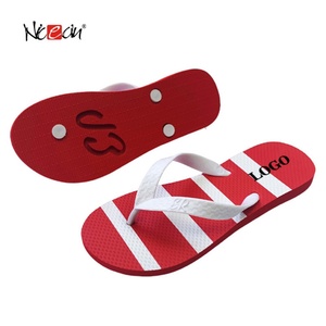Tongs personnalisées Nicecin avec logo rouge et blanc rayé, unisexes, en PVC souple, sandales de plage, tongs d'été pour l'extérieur - Product Image 2