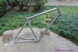 Cadre de vélo de gravier XACD avec tube de direction conique - Product Image 6