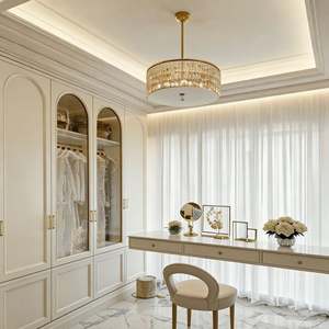 Armario Estilo Francés Personalizado BALOM con Puertas de Vidrio Arqueadas, Mueble de Dormitorio Moderno con Armario Empotrado - Product Image 1